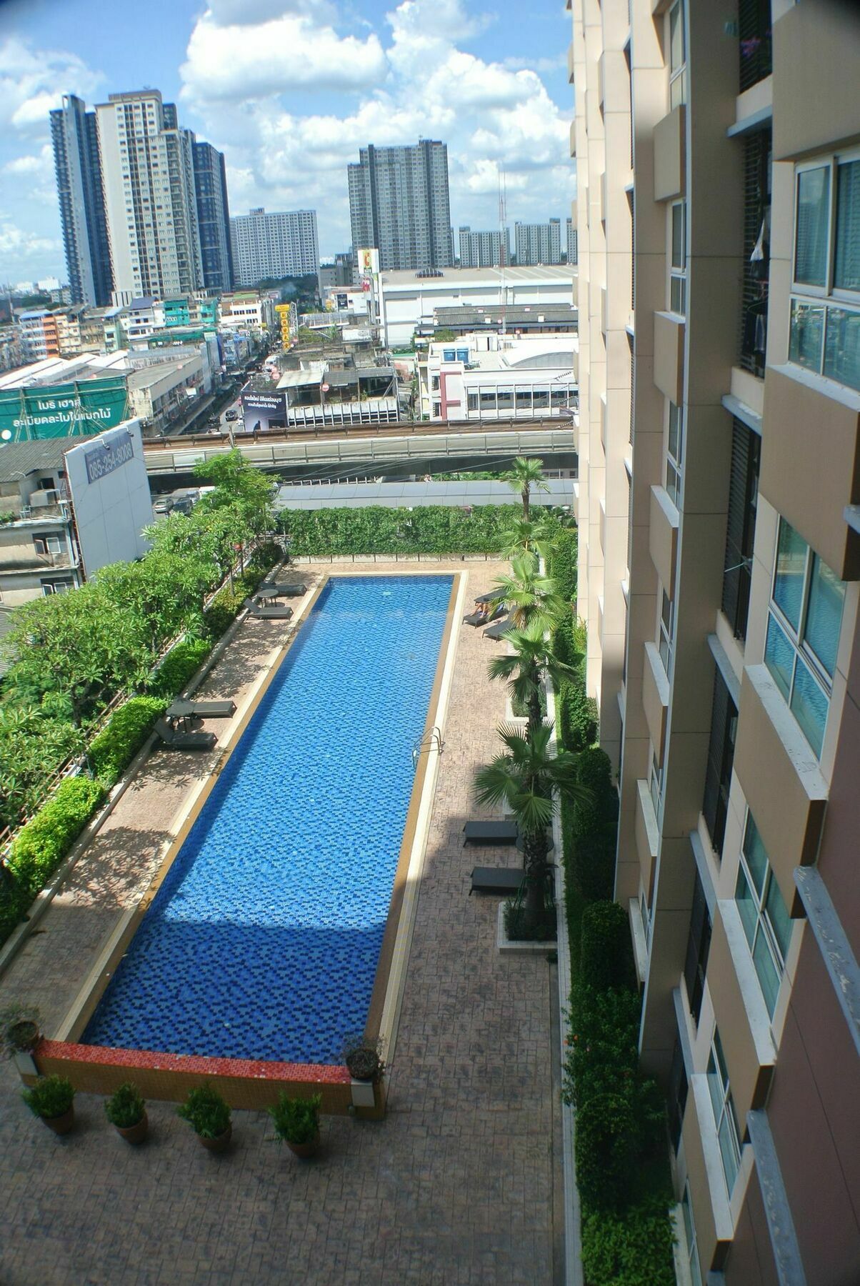 Apartment Near On Nut Bts Station Bangkok Bagian luar foto